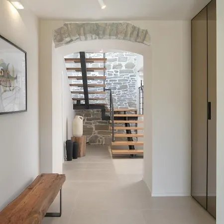 Stone House Baracchi Lanisce