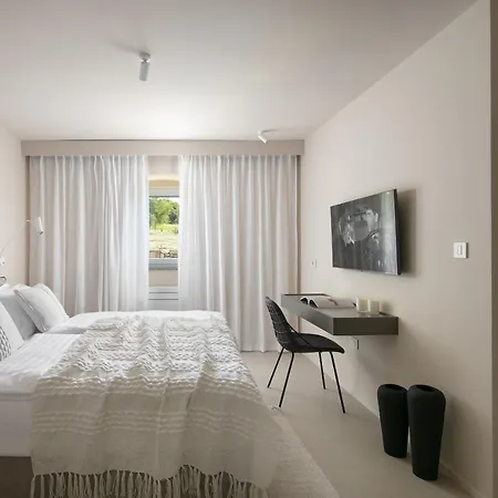 Stone House Baracchi *