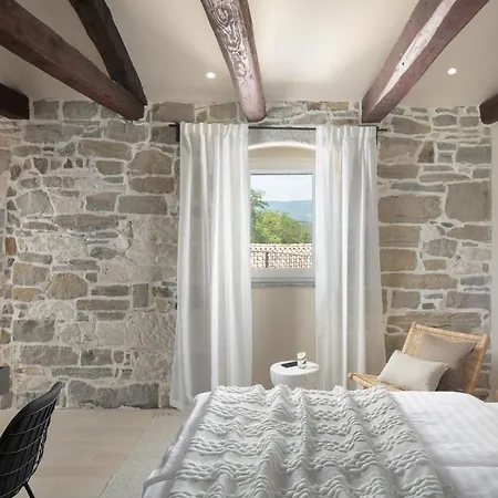 Stone House Baracchi