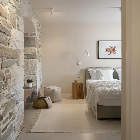 Stone House Baracchi Villa *