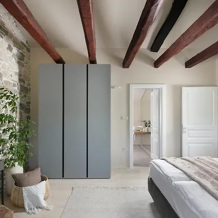 Stone House Baracchi * Lanisce