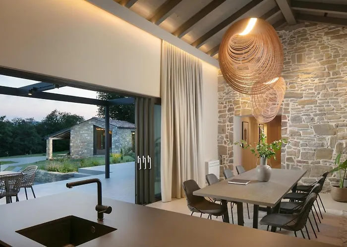 Stone House Baracchi *