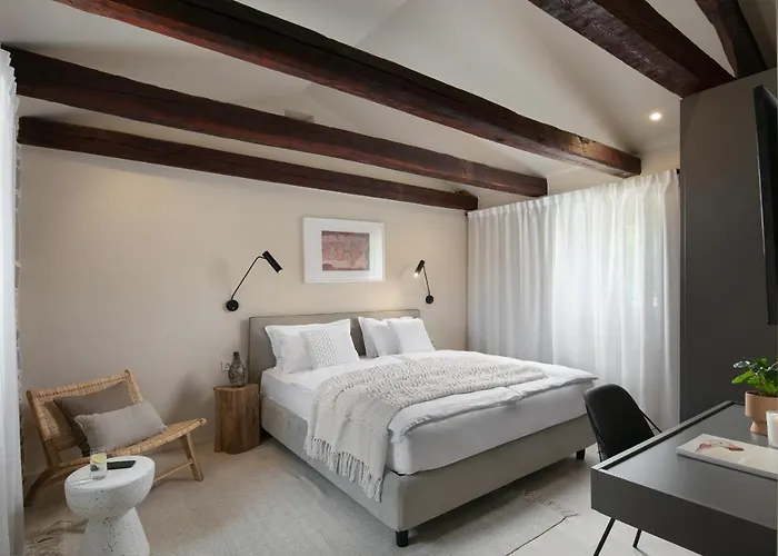 Stone House Baracchi *