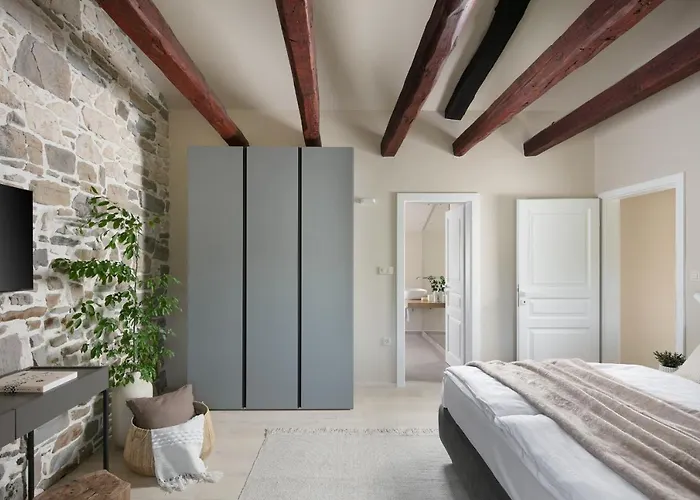 Stone House Baracchi * Lanisce