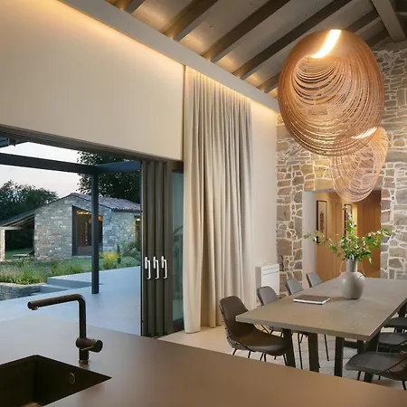 Stone House Baracchi *